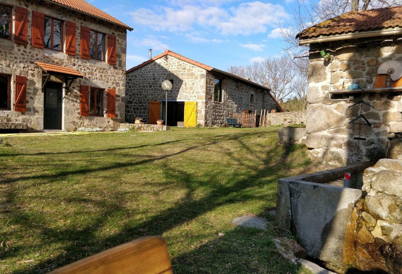 Hotel Les Fayettes Montregard Esterno foto