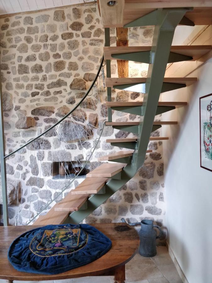 Hotel Les Fayettes Montregard Esterno foto